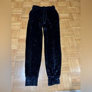 Lululemon ready to rulu velvet jogger